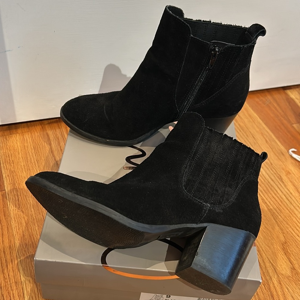 Crown vintage black booties